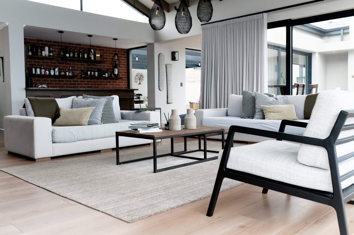 Black-forest-Sun-bleached-oak-Inovar-Kingswood-House-15-2048x1365