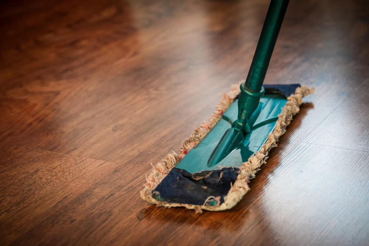 How to Clean Laminate Flooring - Inovar Centurion